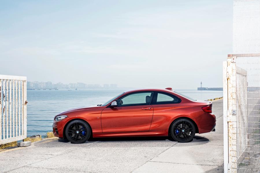  BMW M240i xDrive Coupe 2017 года  (WW) (фото 1 из 116)